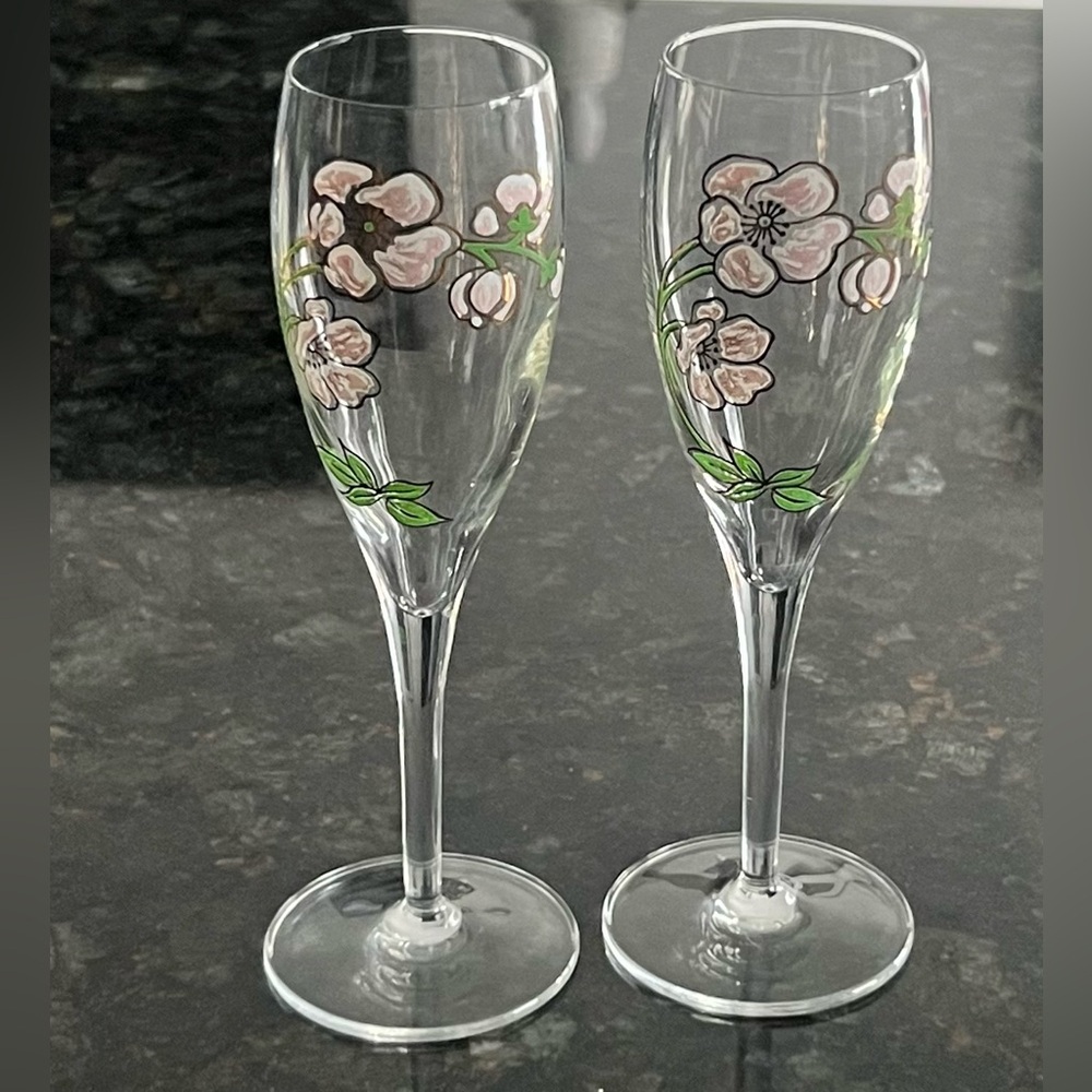 Pair of Perrier-Jouët Art Nouveau French Hand Painted Floral Champagne Flutes